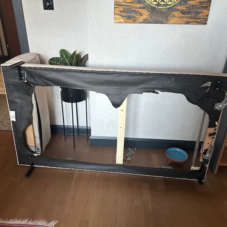 Enza Home Koltuk Onarımında Eksik Ve Dağınık İşçilik, Hızlı Çözüm Talebi