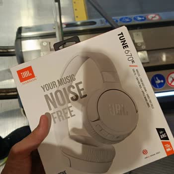 JBL Tune NC670NC Beyaz Kulaklık Pedlerinde Malzeme Kalitesi Sorunu