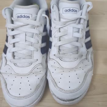 Adidas Spor Ayakkabısında Üretim Hatası Nedeniyle Değişim Talebi Reddedildi