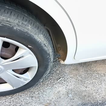 Rezervasyonda Yeni Model Opel Corsa Vaat Edilirken Eski Nissan Micra Verildi Ve 8.000 TL Kesildi