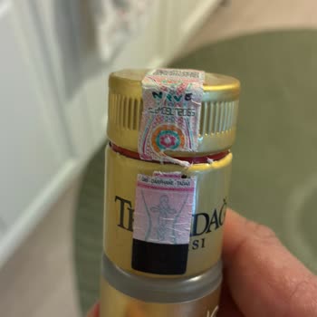 Tekirdağ Rakısında Böcek Görüldü Ve Sağlık Endişesi