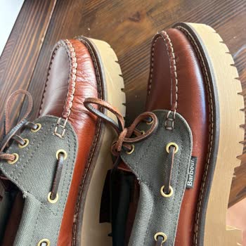 Barbour Ayakkabı Tek Kıvrım Yerinde Deri Kırıldı, Çanta Kapanmıyor, İade Süreci Zor