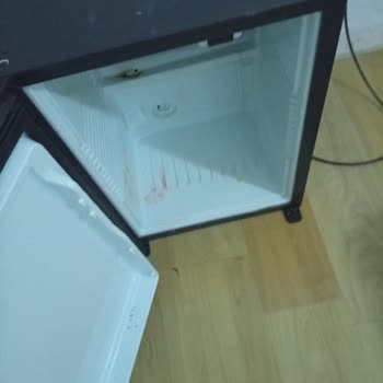 Deniz Manzaralı Oda Yok, Kirli Otelde Zorlandı Ve İade Bekliyor