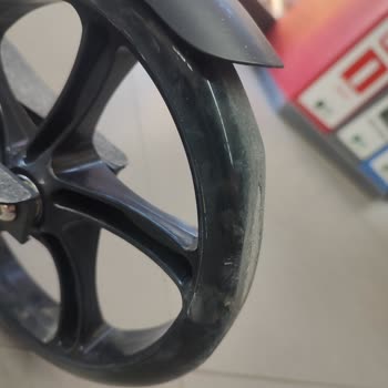 Bim Şubesinde Satın Alınan Rookie Scooter’da Hızlı Aşınma Ve Mağaza Yardımının Olmaması