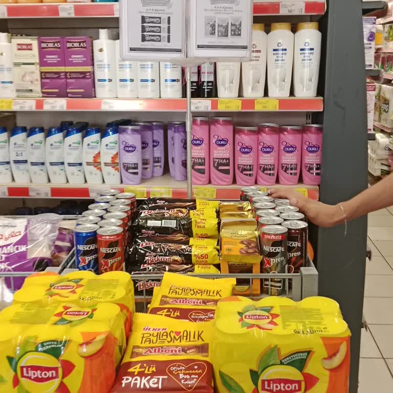 Migros Uluönder Şubesinde Tarihi Geçmiş Kampanya Afişi Nedeniyle Para İadesi Alınamaması