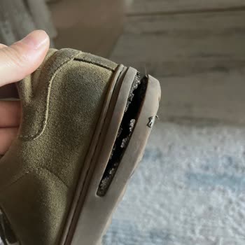 Birkenstock Kadın Ayakkabısında Kısa Sürede Taban Aşınması Ve Ayrılması