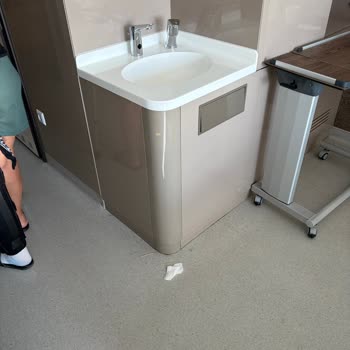 Acil Servis Ve Yatışta Yetersiz İlgi, Hijyen Sorunları Ve Sigorta İhlali