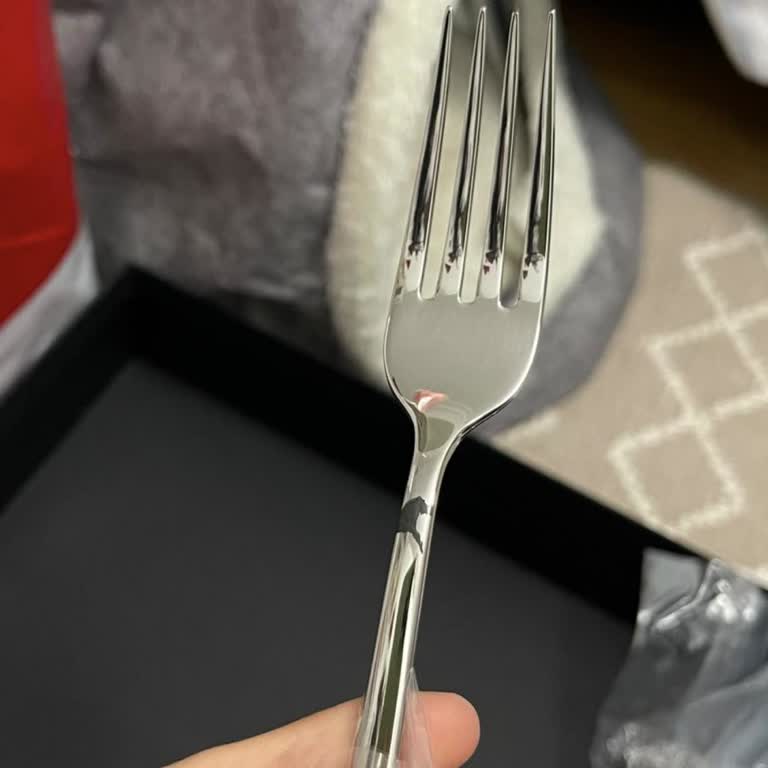 Outlet Mağazasından Alınan Çatal Setinde Boya Lekesi Ve İade Değişim Sorunu
