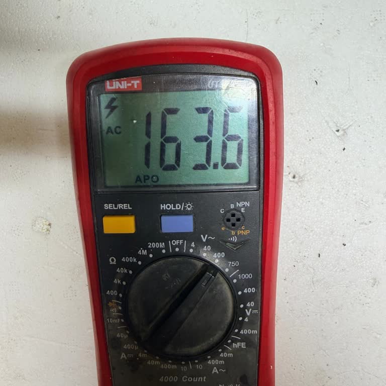 Toroslar Elektrik Dağıtım Voltaj Düşüklüğü Nedeniyle Beyaz Eşyalar Arızalandı