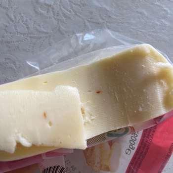 Bahçıvan Tost Kaşarında Turuncu Lekeler Sağlık Endişesi Ve Güven Kırıklığı