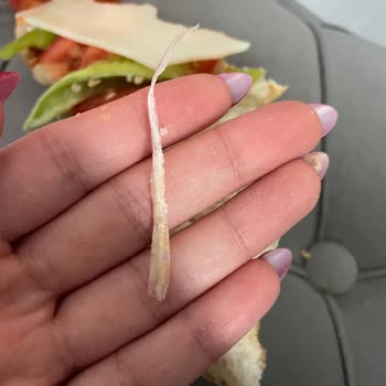 Migros Hemen Ekmekte Bulunan Plastik Parça Sağlık Tehlikesi