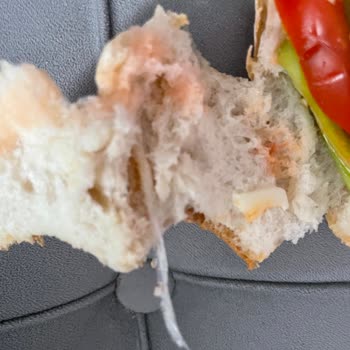 Migros Hemen Ekmekte Bulunan Plastik Parça Sağlık Tehlikesi