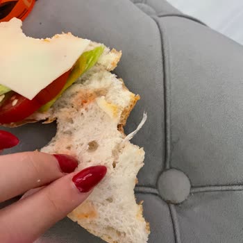 Migros Hemen Ekmekte Bulunan Plastik Parça Sağlık Tehlikesi