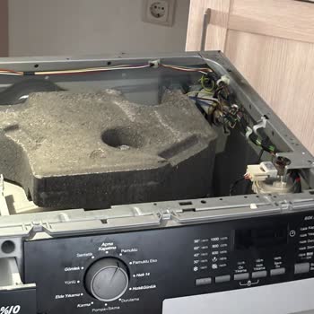 Arçelik Yetkili Servis Müdahalesi Sonrası Çamaşır Makinesi Patladı Ve Yangın Çıktı