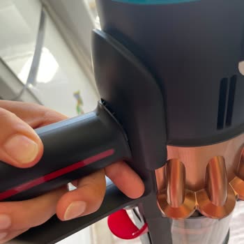 Dyson Süpürge Tutma Yeri Kırıldı, Garanti Kapsamı Olmadığı Söylendi