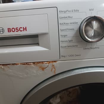 Bosch Çamaşır Makinesinde Hızla Yayılan Pas Ve Garanti Çözüm Talebi