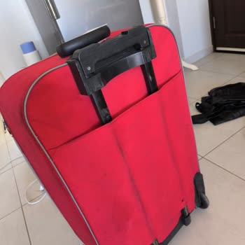 Aras Kargo'dan Yağlı Valiz Teslimatı Kıyafetlerim Kullanılamaz