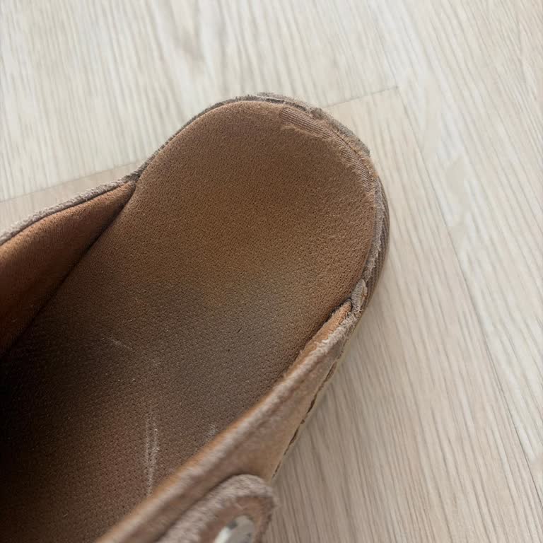 10 Bin TL Değerindeki Ugg Sandaletinde Garantili Yırtılma Ve Reddedilen İade Kararı