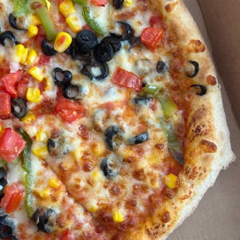 Ekşi Hamurlu Pizza Mide Ağrısına Neden Oldu