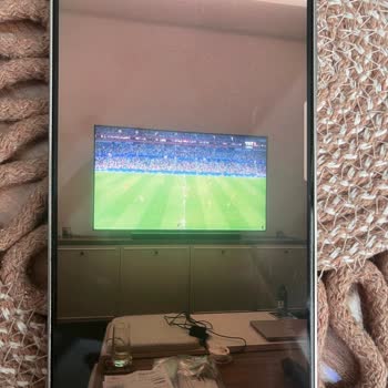 Samsung TV Bulging Screen After Installation Replacement Request