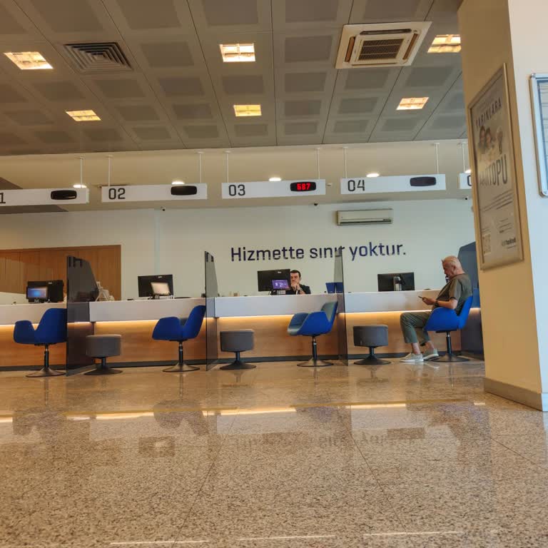 Yapı Kredi Antalya Liman Şubesinde Yavaş Hizmet Ve Kırıcı Tavır
