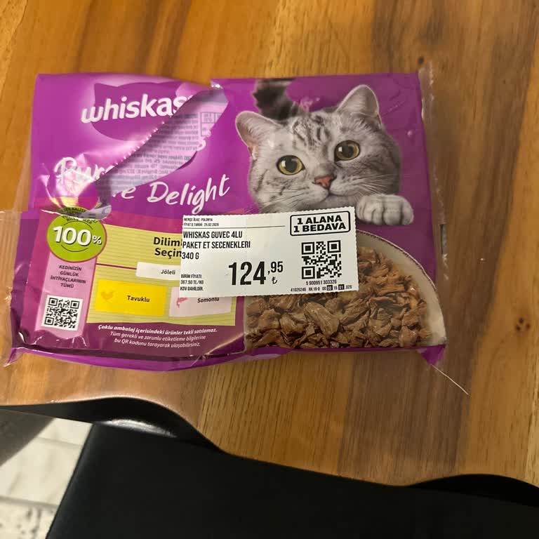Whiskas Wet Cat Food Appears Stale During Store Promotion