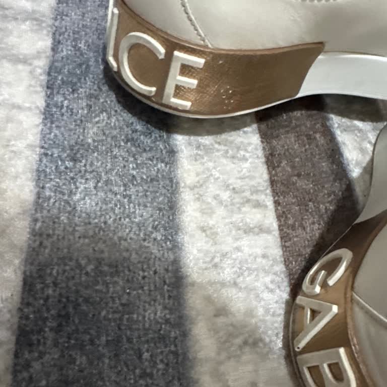 Dolce & Gabbana Shoes Logo Fell Off After Only 3–4 Wears