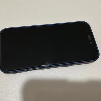 İPhone 17 Pro Max Ekran Koruyucu Tam Yapışmıyor Ve Kabarcık Oluşuyor