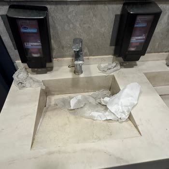 Köfteci Yusuf Pendik Şubesinde Sürekli Kirli Tuvaletler