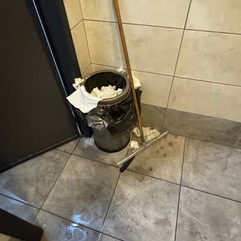 Köfteci Yusuf Pendik Şubesinde Sürekli Kirli Tuvaletler