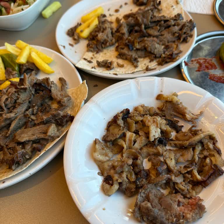 Yağlı Ve Sert Döner, Hiç Çiğnenmedi, Şubede Çözüm Sunulmadı, İade Talebi
