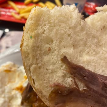 Çocuk Hamburgerinde Görülen Küf Benzeri Oluşum Gıda Güvenliği Sorunu