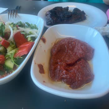 Yanmış Köfte Ve Bonfile, Uzun Bekleme Ve Hijyen Eksikliği