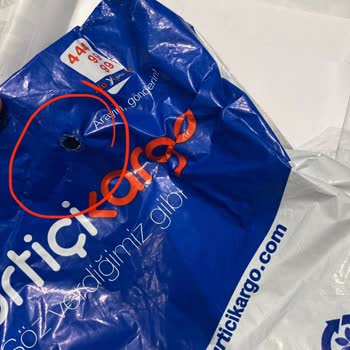 Yurtiçi Kargo’nun Sigara Yanığı Nedeniyle Düğün Elbisesi Tamamen Yıktı