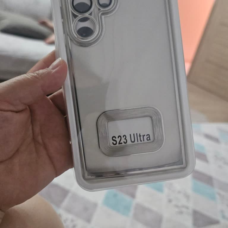 Sipariş Edilen Metal Kılıf Yerine Şeffaf Kalitesiz Kılıf Geldi Ve Satıcı Yanıt Vermedi