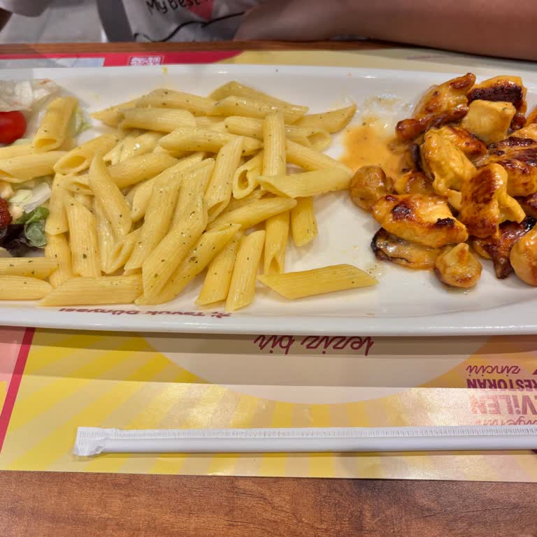 Yanmış Tavuk Ve Yetersiz Pesto Sos, Personelin Suçlayıcı Açıklaması