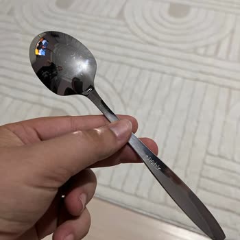 Nehir Paslanmaz Çelik Olması Gereken Çatal Kaşık Takımında Erken Soyulma Ve Sağlık Endişesi