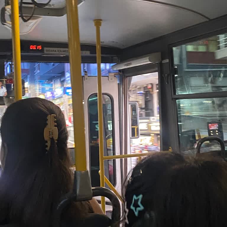 Şoför Durakta Durmadı Ve Yolculara Saygısız Davrandı