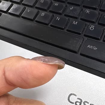 Nailberry Eskişehir Yapılan İşlem Son Derece Acemi Ve Özensizdi