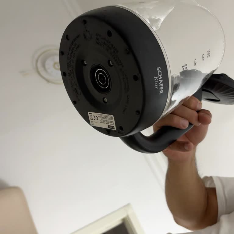 Yanıcı Koku Ve Erime Sorunu Yaşayan Schafer Elektrikli Su Isıtıcısının Değişim Talebi