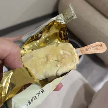 Magnum Mini Classic Beyaz Badem Dondurması Bozuk, Lezzet Ve Yapı Sorunu
