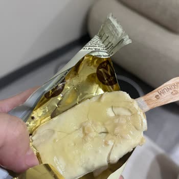 Magnum Mini Classic Beyaz Badem Dondurması Bozuk, Lezzet Ve Yapı Sorunu
