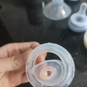 Şeffaf Silikon Emzik Kısa Sürede Yırtıldı, Göğüs Pompası Çalışmıyor