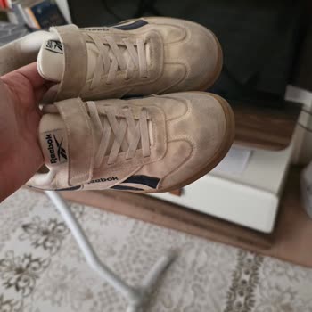 FLO'dan Aldığım Reebok Çocuk Ayakkabısı Kısa Sürede Renk Değiştirdi