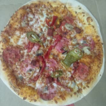 Kampanya Pizzalarında Eksik Hamur Ve Yetersiz Et