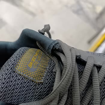 Trendyol’da Skechers Ayakkabım İç Astarı Yırtıldı Ve Destek Yok
