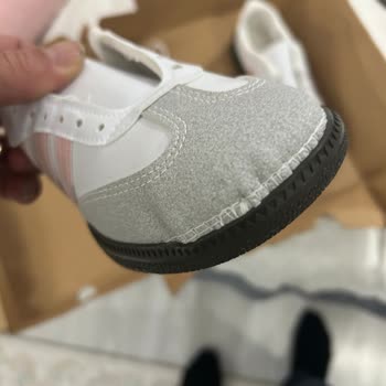 Myshopify Sıfır Olması Gereken Ayakkabının Kullanılmış Ve Kirli Olarak Teslim Edilmesi