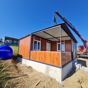 Aydoğanlar Prefabrik'ten Aldığım Konteynerde Cam Ve Banyo Eksikliği, Su Sızıntısı Ve Kötü İşçilik