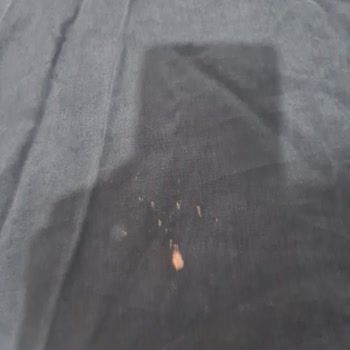 Çamaşır Suyu Kokusu Nedeniyle Kıyafetlerde Oluşan Zarar Ve Geri Dönüşsüz İlgisizlik