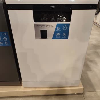 Kapak Vuruk Ve Servis Gecikmesi Nedeniyle Beko Bulaşık Makinesinin Hızlı Değişimi Talebi